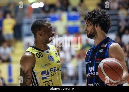 Tuein, Italien. 03. Juni 2023. #7 Luca Vitali (Gruppo Mascio Treviglio) während des Playoffs - reale Mutua Torino vs Gruppo Mascio Treviglio, italienische Basketball-Meisterschaft der A2 Männer in Tuein, Italien, Juni 03 2023 Kredit: Independent Photo Agency/Alamy Live News Stockfoto