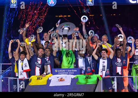 Paris, Frankreich. 03. Juni 2023. Julien Mattia/Le Pictorium - PSG feiert ihren 11.-Titel - 3/6/2023 - Frankreich/Ile-de-France (Region)/Paris - das PSG-Podium feiert ihren 11. Nationalen Titel nach dem PSG Clermont-Spiel im Parc des Princes in Paris am 3. Juni 2023. Kredit: LE PICTORIUM/Alamy Live News Stockfoto