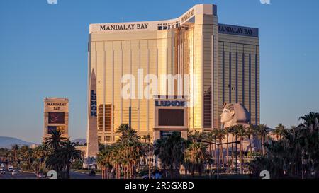 Las VEGAS, NEVADA/USA - 1. AUGUST: Blick auf das Mandalay Bay Hotel in Las Vegas, Nevada, am 1. August 2011. Eine nicht identifizierte Person Stockfoto