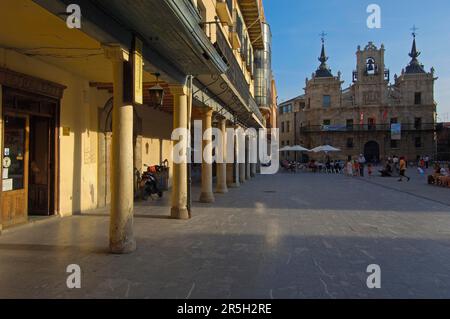 Astorga, Hauptplatz, Plaza Mayor, Rathaus, Via de la plata, Ruta de la plata, Provinz Leon, Castilla y Leon, Camino de Santiago, Art des St. James Stockfoto