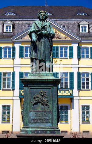 Beethoven-Denkmal, Münsterplatz, Bonn, Rheinland, Nordrhein-Westfalen, Deutschland Stockfoto