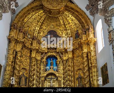 Altar der Kirche San Francisco - Route der Fernandinerkirchen - Cordoba, Andalusien, Spanien Stockfoto