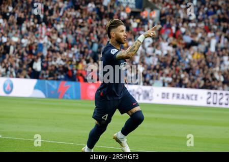 Paris, Frankreich. 3. Juni 2023. Sergio Ramos von Paris-Saint Germain feiert während des Fußballspiels der Französischen Liga 1 zwischen Paris-Saint Germain (PSG) und Clermont am 3. Juni 2023 in Paris, Frankreich. Kredit: Rit Heize/Xinhua/Alamy Live News Stockfoto