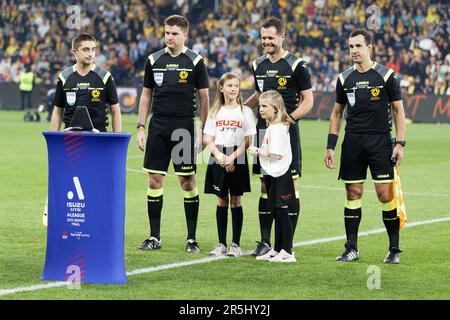 Sydney, Australien. 03. Juni 2023. Schiedsrichter posieren für ein Foto vor dem Grand Final Match zwischen Melbourne City und Central Coast Mariners im CommBank Stadium am 3. Juni 2023 in Sydney, Australien Kredit: IOIO IMAGES/Alamy Live News Stockfoto