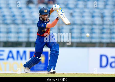 Hambantota, Sri Lanka. 04. Juni 2023 Sri Lankas Sadeera Samarawickrama spielt einen Schuss während des ODI-Cricket-Spiels zwischen Sri Lanka und Afghanistan 2. im Mahinda Rajapaksa International Cricket Stadium in Hambantota am 04. Juni 2023. Viraj Kothalwala/Alamy Live News Stockfoto