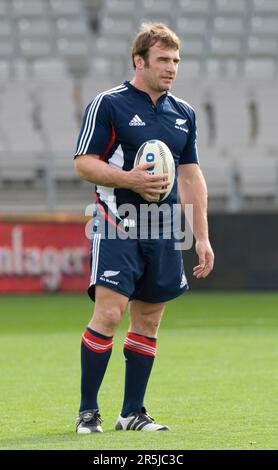 Andrew Hore von den Captains läuft, während sich die All Blacks auf den ersten Test gegen England vorbereiten, Eden Park Stadium, Auckland, Neuseeland, Freitag, 13. Juni 2008. Stockfoto