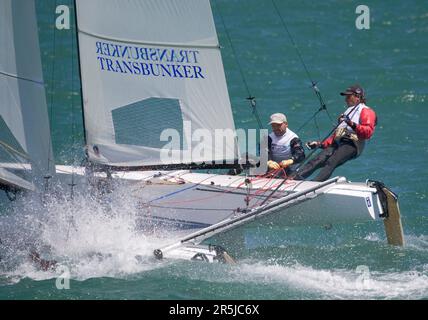 Russlands Kirilyuk Andrej und Uschkov Valeriy nehmen an den Tornado-Weltmeisterschaften 2008 Teil, Takapuna, Auckland, Neuseeland, Montag, 25. Februar 2008. Stockfoto