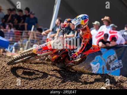 Sacramento, Kalifornien, USA. Juni 03 2023 Sacramento, CA USA Tom Vialle(128)kommt aus Runde 21 während der AMA Pro Motocross Racing Hangtown Classic 250 Championship in Hangtown Sacramento, CA Thurman James/CSM Credit: CAL Sport Media/Alamy Live News Stockfoto