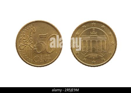 50-Cent-Euro-Münze von Deutschland datiert von 2002 eine deutsche Währung, die das Brandenburger Tor in Berlin auf der Rückseite zeigt, ein Börsenfoto ausgeschnitten und isol Stockfoto