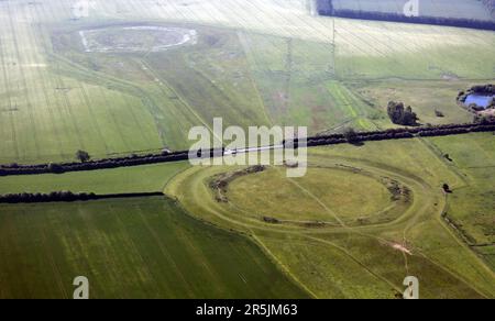 Luftaufnahme von zwei der drei Thornborough Henges in der Nähe von Ripon, North Yorkshire Stockfoto