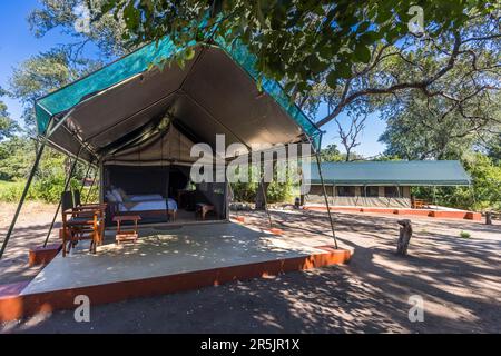 Thawale Tented Lodge im Majete Nationalpark, Malawi. Zelt Chalets, Thawale Lodge, Majete Wilflife Reserve Stockfoto