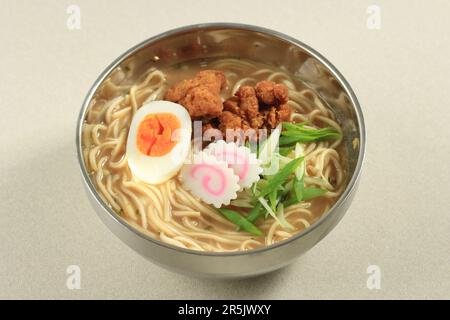 Tori Karaage Ramen Stockfoto