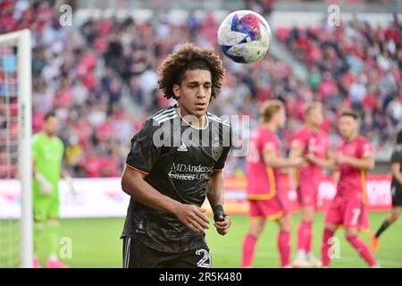 St. Louis, USA. 03. Juni 2023. Der Houston Dynamo Mittelfeldspieler Adalberto Carrasquilla (20) geht in die Ecke für einen Eckstoß. STL City spielte am 3. Juni 2023 im CITY Park Stadium in St. Houston Dynamo in einem Major League-Fußballspiel Louis, MO, USA. Foto: Tim Vizer/Sipa USA Kredit: SIPA USA/Alamy Live News Stockfoto