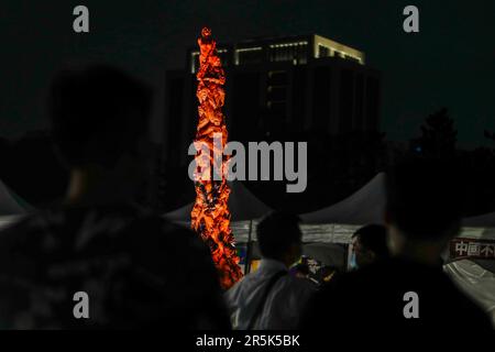 Taipeh, Taipeh, Taiwan. 5. Juni 2023. Die Pilar of Shame ist während des 34. Jahrestages des Gedenkens an das Massaker von Tiananmen am 4. Juni 1989 in China auf dem Liberty Square in Taipei zu sehen. Nach Pekings brutalen Repressionen gegen Hongkong, Macau und Festlandchina ist Taiwan nach wie vor die einzige chinesischsprachige Gemeinschaft, in der demokratiefreundliche Mahnungen und Proteste wie die Mahnungen vom 4. Juni stattfinden dürfen. (Kreditbild: © Daniel Ceng Shou-Yi/ZUMA Press Wire) NUR REDAKTIONELLE VERWENDUNG! Nicht für den kommerziellen GEBRAUCH! Stockfoto