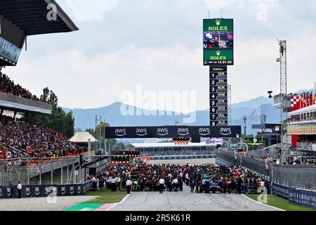 Barcelona, Spanien. 04. Juni 2023. Das Raster vor dem Start des Rennens. 04.06.2023. Formel-1-Weltmeisterschaft, Rd 8, Spanischer Grand Prix, Barcelona, Spanien, Wettkampftag. Das Foto sollte wie folgt lauten: XPB/Press Association Images. Kredit: XPB Images Ltd/Alamy Live News Stockfoto