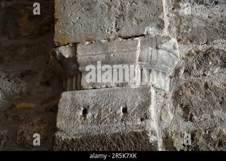 Es gibt Moscheen, Brunnen, Brücken und Caravanserais aus der osmanischen Zeit in der Stadt Inay, die sich in der Stadt Usak in der Türkei befindet. Stockfoto