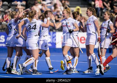 London, Großbritannien. 04. Juni 2023. Die belgischen Roten Panther feiern nach einem Tor während eines Spiels zwischen Großbritannien und den belgischen Roten Panthers das Spiel 4 (von 12) in der Gruppenphase der Women's FIH Pro League 2023, Sonntag, den 04. Juni 2023 in London, Großbritannien. BELGA FOTO LAURIE DIEFFEMBACQ Kredit: Belga News Agency/Alamy Live News Stockfoto