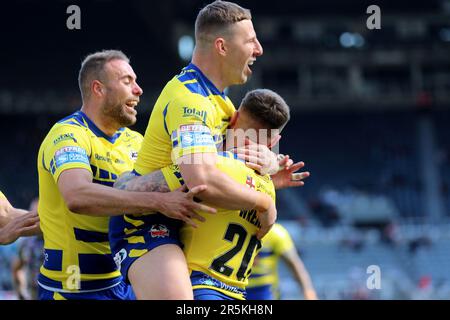 Newcastle, Großbritannien. Am 4. Juni 2023Warrington feiert der Connor Wrench von Wolves nach einem Versuch beim Spiel der Betfred Super League zwischen dem Hull Football Club und Warrington Wolves in St. James's Park, Newcastle, Sonntag, den 4. Juni 2023. (Foto: Mark Fletcher | MI News) Guthaben: MI News & Sport /Alamy Live News Stockfoto