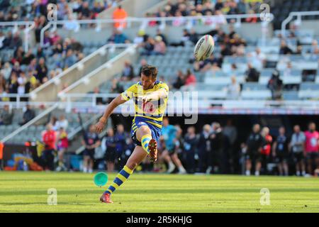 Newcastle, Großbritannien. 4. Juni 2023Warrington Stefan Ratchford von Wolves erreicht beim Spiel der Betfred Super League zwischen Hull Football Club und Warrington Wolves in St. das Tor James's Park, Newcastle, Sonntag, den 4. Juni 2023. (Foto: Mark Fletcher | MI News) Guthaben: MI News & Sport /Alamy Live News Stockfoto