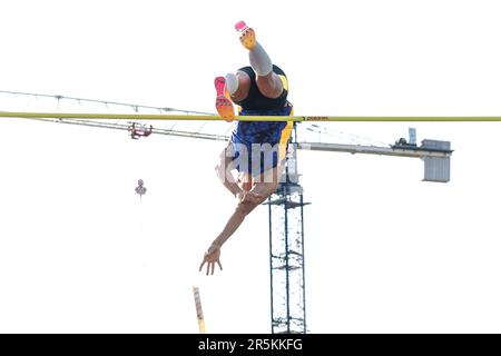 HENGELO - Thibaut Collet in Aktion während der Stabhochburg bei der 42. Ausgabe der FBK Games. ANP VINCENT JANNINK Stockfoto