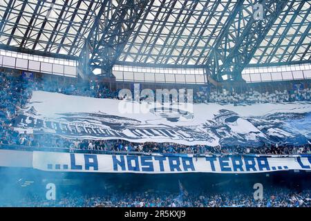 Neapel, Italien. 04. Juni 2023. Unterstützer des SSC Napoli während des Spiels der Serie A zwischen SSC Napoli und UC Sampdoria im Stadio Diego Armando Maradona, Neapel, Italien am 4. Juni 2023. Kredit: Giuseppe Maffia/Alamy Live News Stockfoto