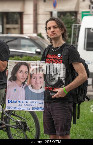 Oppositionsorientierte Russen bei einem Treffen zur Unterstützung von Alexej Navalny und russischen Flüchtlingen in Sofia, Bulgarien Stockfoto