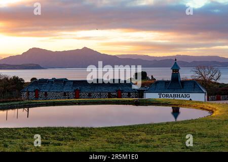 Torabhaig Whisky-Destillerie auf der Isle of Skye, Schottland Stockfoto