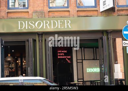 Die Disorder Bar ist eine neue, von der Joy Division inspirierte Bar im Northern Quarter von Manchester, die am 17. Februar 2023 eröffnet wurde. Stockfoto