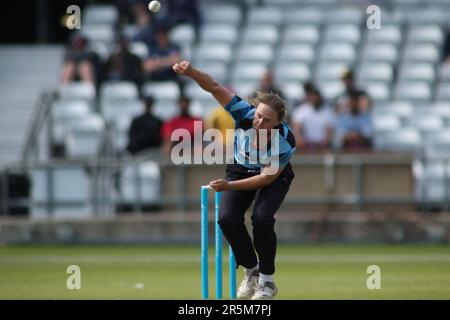 Leeds, Großbritannien. 04. Juni 2023. Headingley Stadium, Leeds, West Yorkshire, 4. Juni 2023. Während des Charlotte Edwards Cup-Spiels zwischen Northern Diamonds und Southern Vipers im Headingley Stadium, Leeds Credit: Touchlinepics/Alamy Live News Stockfoto