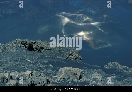 Die Landschaft mit dem Vulkan und dem Berg Fogo auf der Insel Fogo auf den Kap-verdischen Inseln in Afrika. Kap Verde, Fogo, Mai 2000 Stockfoto