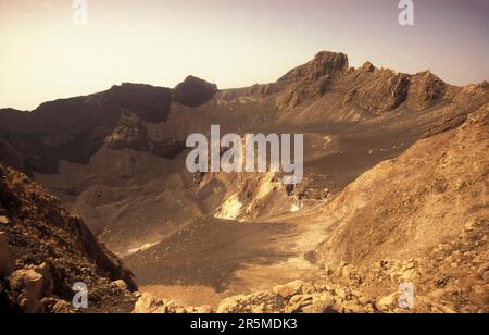 Die Landschaft mit dem Vulkan und dem Berg Fogo auf der Insel Fogo auf den Kap-verdischen Inseln in Afrika. Kap Verde, Fogo, Mai 2000 Stockfoto