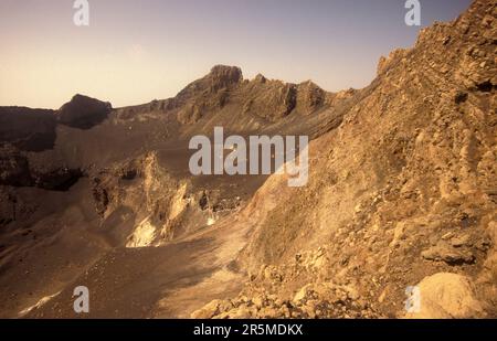 Die Landschaft mit dem Vulkan und dem Berg Fogo auf der Insel Fogo auf den Kap-verdischen Inseln in Afrika. Kap Verde, Fogo, Mai 2000 Stockfoto