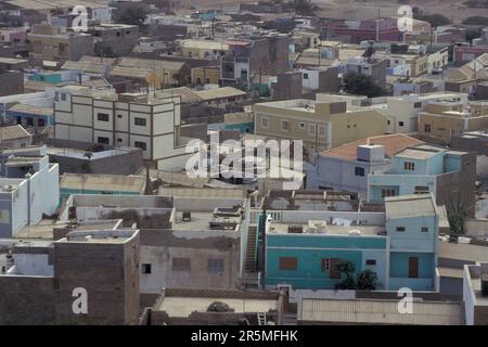 Die Stadt Espargos auf der Insel Sal auf den Kapverden-Inseln in Afrika. Kap Verde, Sal, Mai 2000 Stockfoto