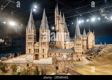 Modell der Hogwarts School of Witchcraft and Wizardry auf der Warner Brothers Harry Potter Studio Tour in Watford, Großbritannien Stockfoto