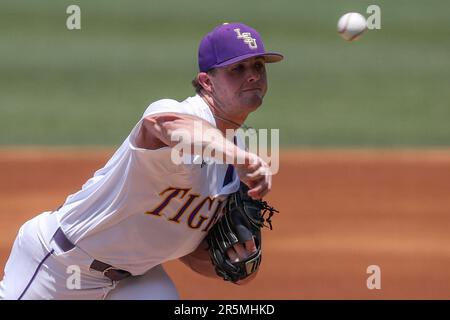 Baton Rouge, LA, USA. 4. Juni 2023. Der LSU-StarterPitcher Ty Floyd (9) bietet während der NCAA Baseball Regional Action zwischen den Oregon State Beavers und den LSU Tigers im Alex Box Stadium, Skip Bertman Field in Baton Rouge, LA, einen Platz auf dem Spielfeld. Jonathan Mailhes/CSM/Alamy Live News Stockfoto