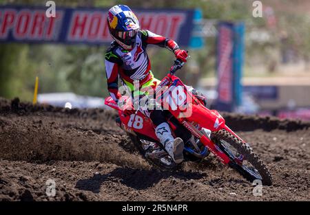 Juni 03 2023 Sacramento, CA USA Jett Lawrence kommt in die Kurve 3 während der AMA Pro Motocross Racing Hangtown Classic 450 Heat # 1 in Hangtown Sacramento, CA Thurman James/CSM Stockfoto