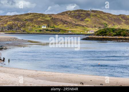 MORAR ESTUARY, SCOTTISH HIGHLANDS/UK - MAI 19 : Blick auf die Mündung von Morar Bay in den westlichen H.ighlands von Schottland am 19. Mai 2011 Stockfoto