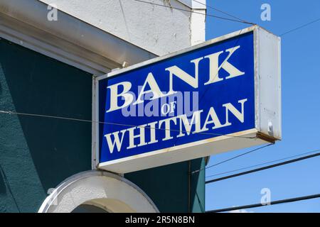 Rosalia, WA, USA - 23. Mai 2023; Unterzeichnung für die 2011 geschlossene Bank of Whitman in Rosalia Washington Stockfoto