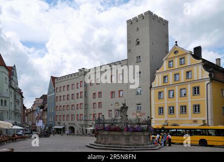 REGENSBURG, DEUTSCHLAND, JUNI 21: Haidplatz in Regensburg am 21. Juni 2011. Seit Juli 2006 ist Regensburg auf der UNESCO-Liste der Welt eingetragen Stockfoto