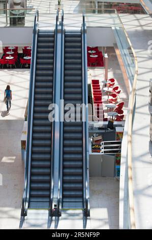 Rolltreppe, Eurovea Galleria, Einkaufszentrum, Bratislava, Slowakei, Bratislava Stockfoto