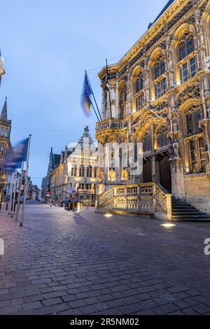 Künstlerische goldene Fassade im Stadhuis, historisches Rathaus, Gent, Belgien Stockfoto