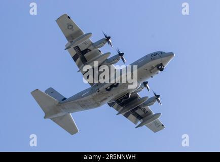 United States Marine Corps Lockheed Martin Hercules viermotoriges Turbo-Propeller-Flugzeug kommt an Land, Washington State, USA Stockfoto