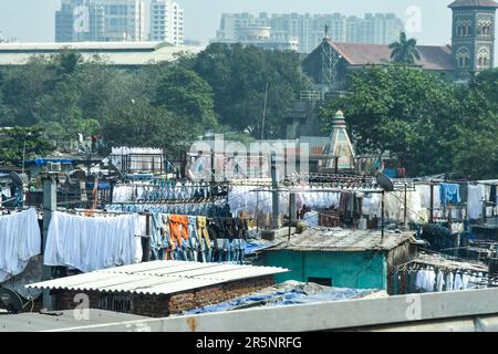 Dhobi Ghat ist die weltweit größte Outdoor-Wäscherei und eine beliebte Touristenattraktion in Mumbai, Indien Stockfoto