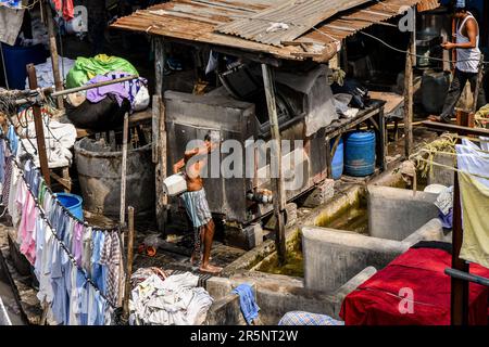 Dhobi Ghat ist die weltweit größte Outdoor-Wäscherei und eine beliebte Touristenattraktion in Mumbai, Indien Stockfoto