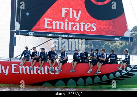 Emirates Team Neuseeland führt Versuche mit ihrer neuen TP52 durch, einer 15-Personen-Yacht, die gebaut wurde, um auf dem MedCup Circuit, Waitemata Harbour, Auckland, Stockfoto