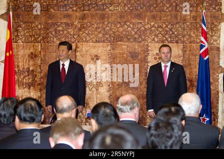 Seine Exzellenz Xi Jinping, Vizepräsident der Volksrepublik China, anlässlich der Unterzeichnung mit Premierminister John Key Stockfoto