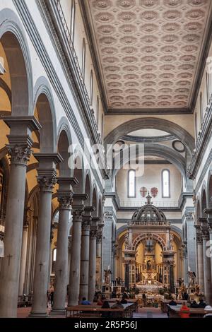 Innere der Basilika Santo Spirito Kirche in Florenz, Italien. Stockfoto