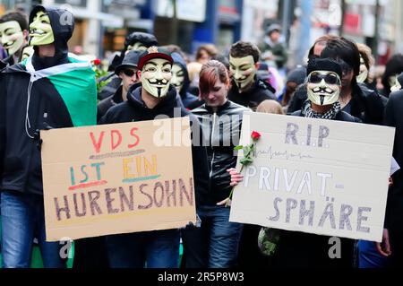 Wien, Österreich. 31. März 2012. Demonstration gegen Datenspeicherung in Wien. Plaque mit der Bezeichnung „RIP Private Sphere“ Stockfoto