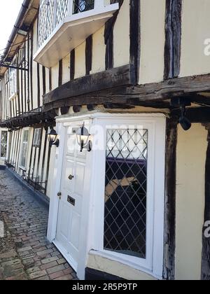 Fassade eines traditionellen Holzrahmengebäudes in Long Melford, Großbritannien. Stockfoto