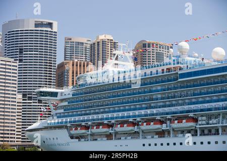 Die Diamond Princess Kreuzfahrtschiff im Hafen von Sydney, Australien. Stockfoto